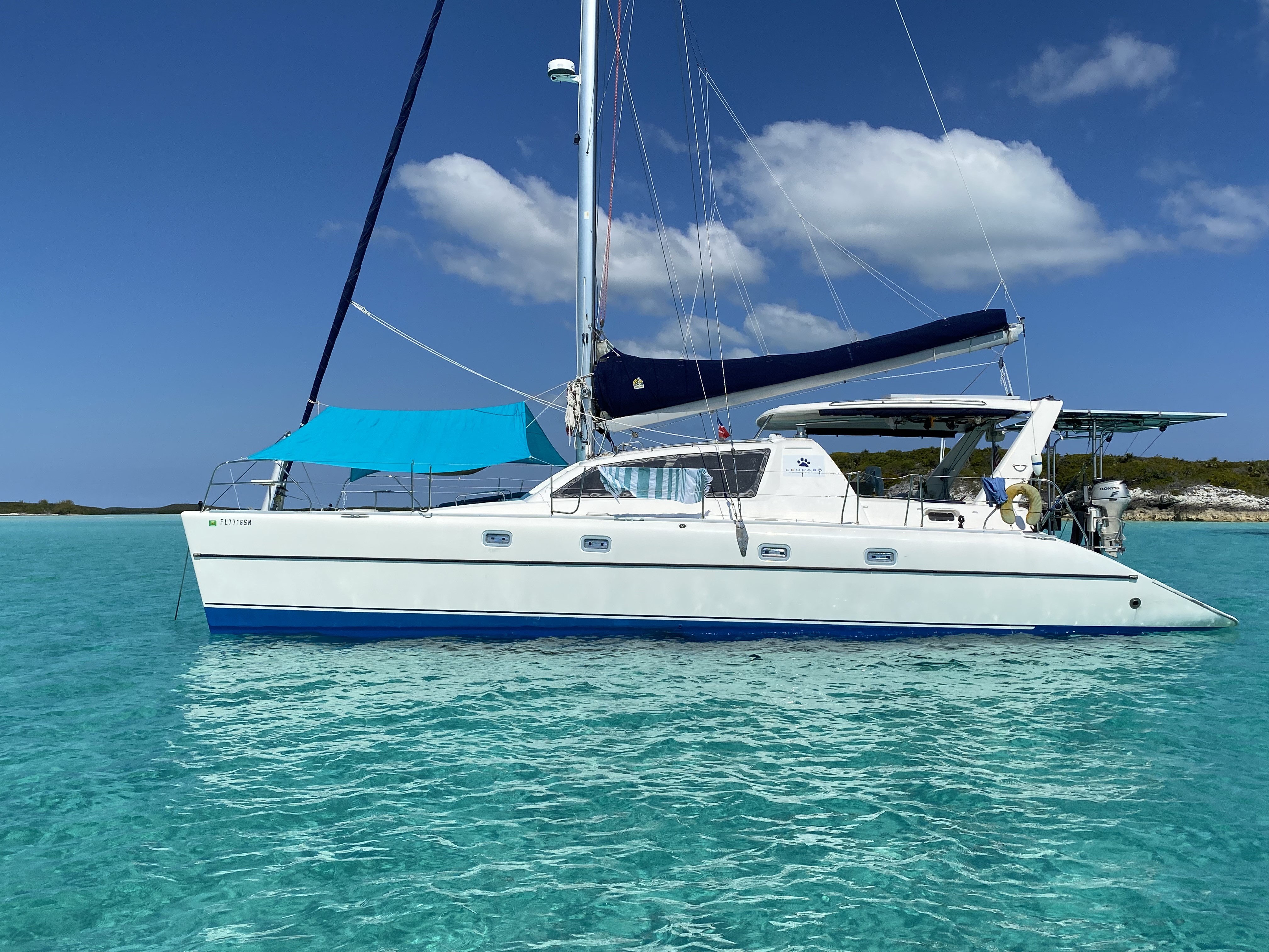 Exta Sea at anchor in the Bocas del Toro archipelago
