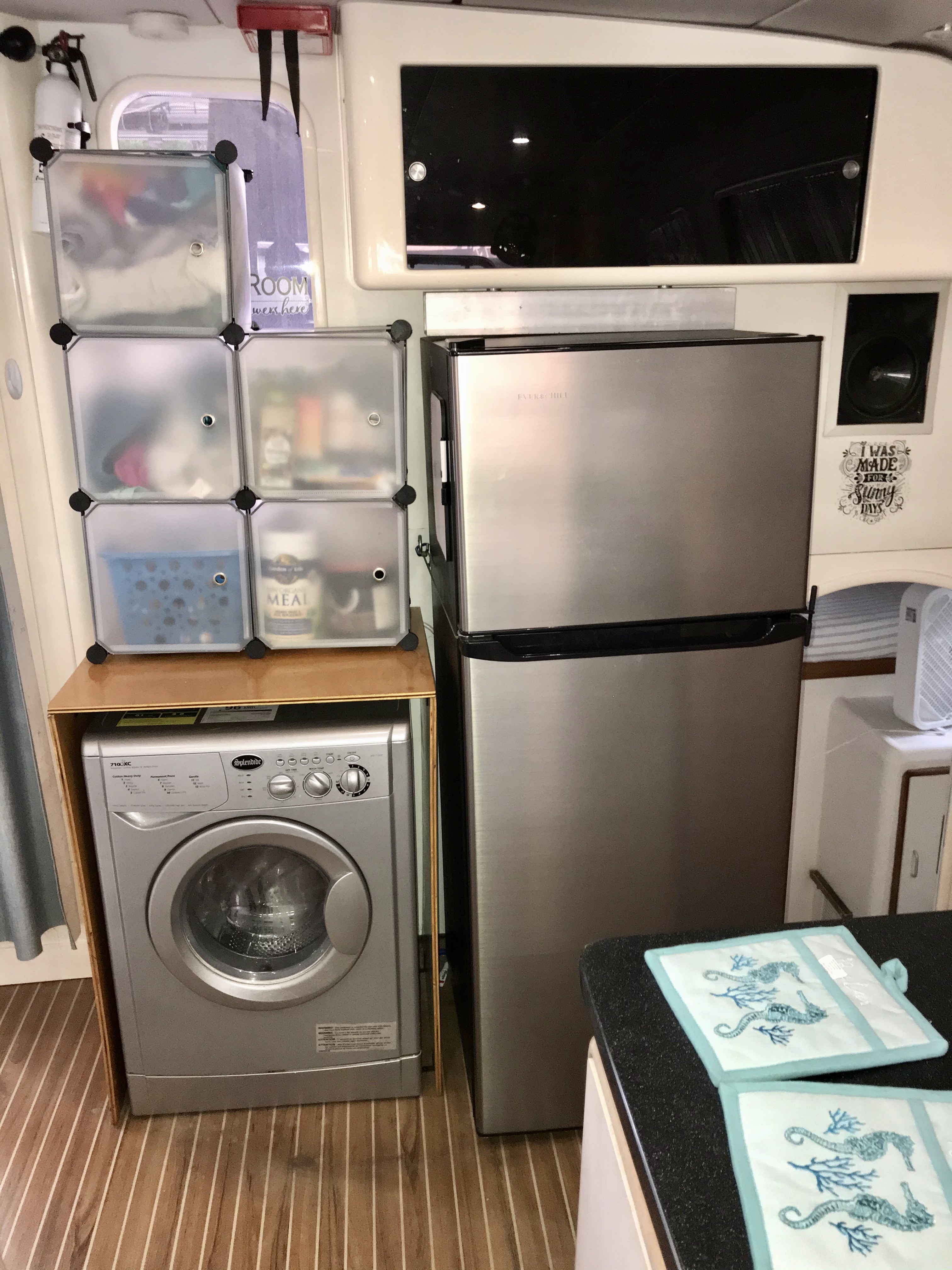 Exta Sea's galley fridge and washing machine